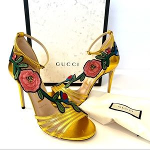 NWB Gucci Ophelia Gold Flower Heels